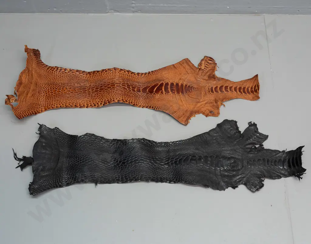 2 pieces of tanned ostrich leg leather - black one slightly longer L-475 Image 1++