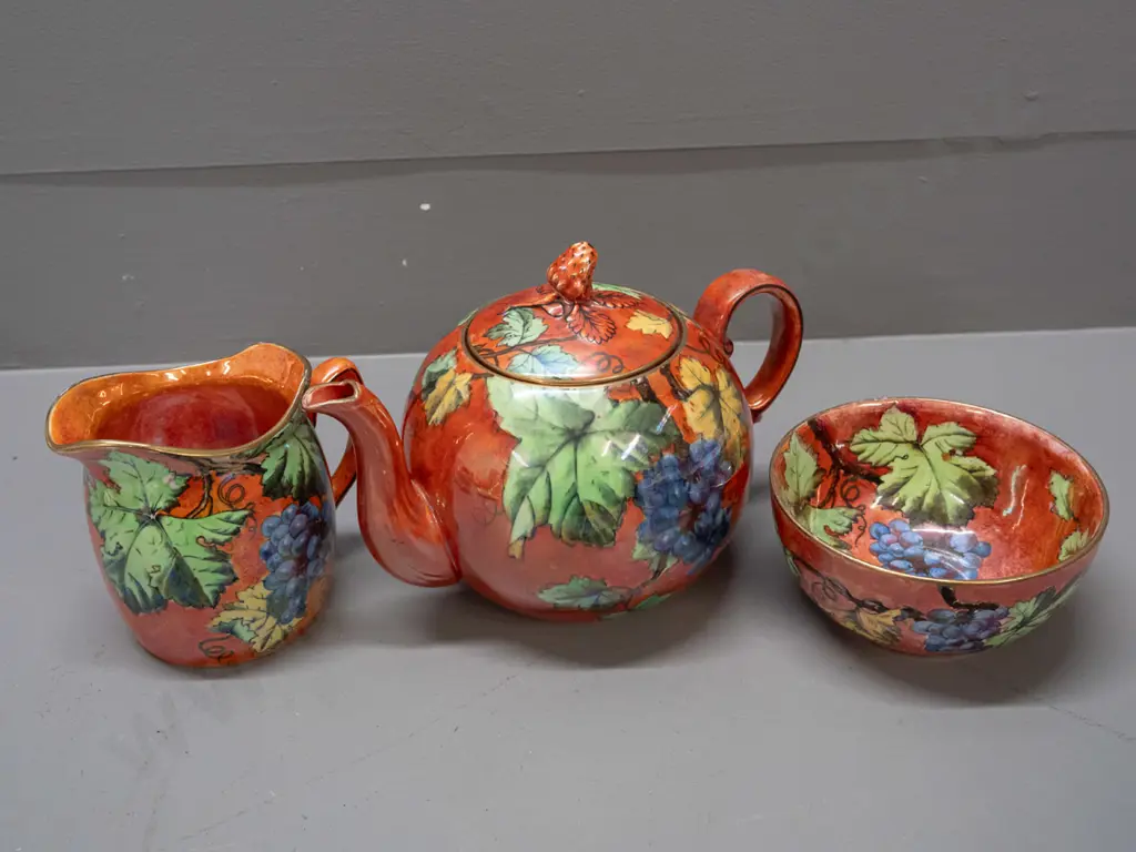 vintage Grimwades Byzanta lustre ware teapot, jug and bowl - some wear to gilt trim. Teapot H-150 L-200 Image 1++