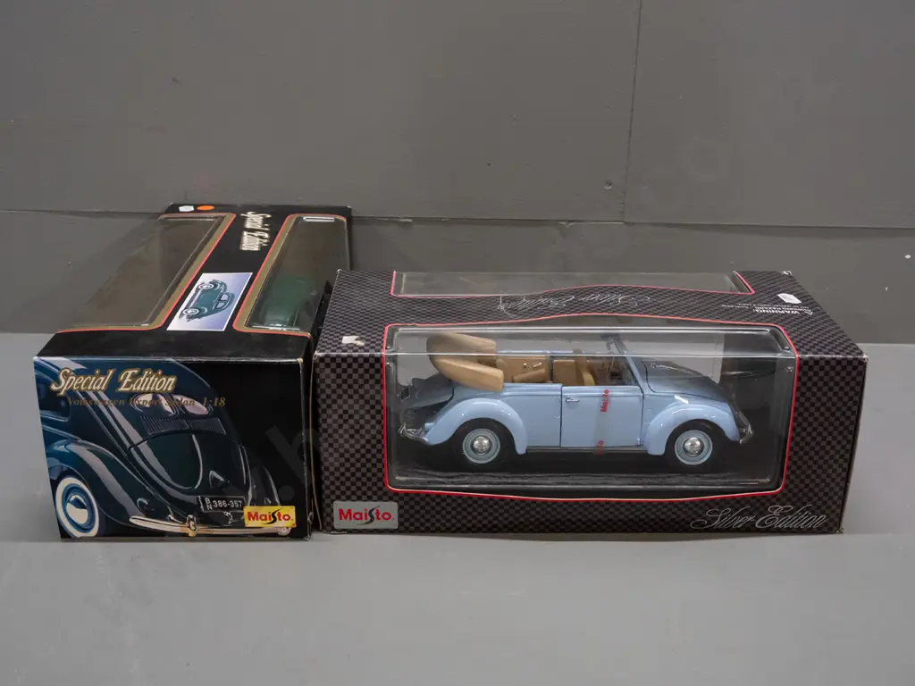 2 Maisto boxed 1:18 scale die-cast model vehicles - Silver Edition and Special Edition, both 1951 Volkswagens Image 1++