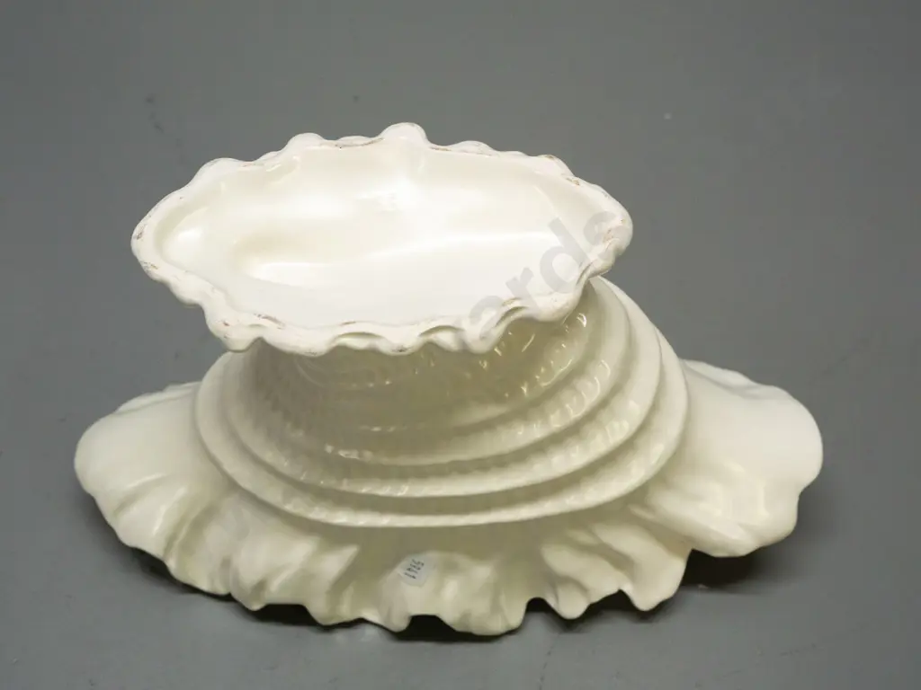 Sylvac scalloped edge shell shaped vase - cream with green interior rim, some crazing overall H-185 L-300 Image 1++