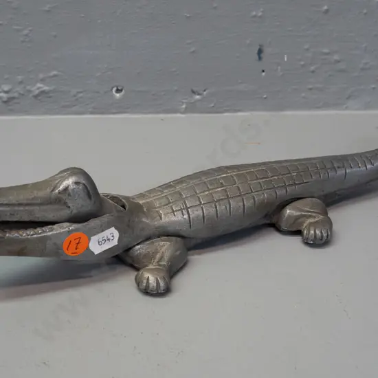 cast alloy crocodile nutcracker - some discolouration L-340