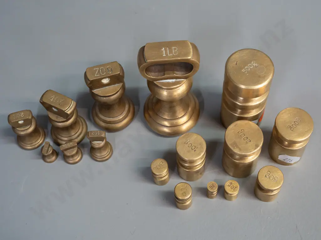 set of various brass scale weights, mixed styles and shapes including 7 bell weights, tallest 1lb. is H-90 Image 1++