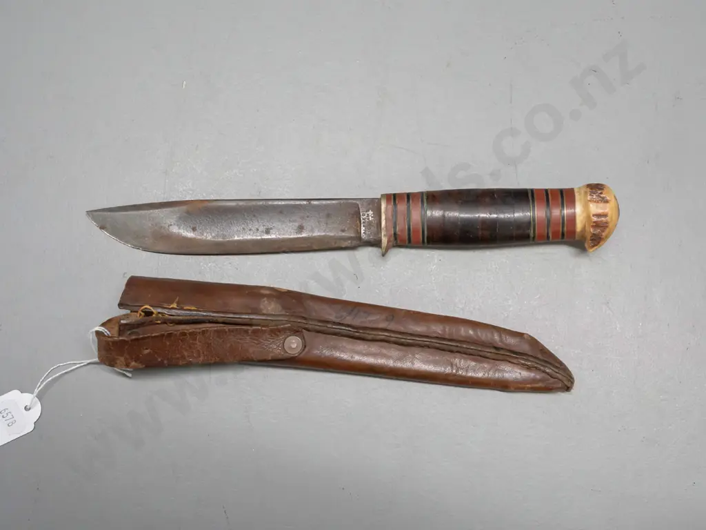vintage hunting knife in leather sheath, blade marked Alfred Williams Sheffield, handle made of antler, wood and brass - Image 1++