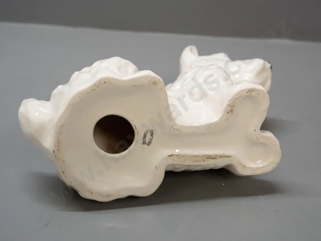 Beswick terrier dog figure - white with one brown ear. H-165 L-180 Image 1++