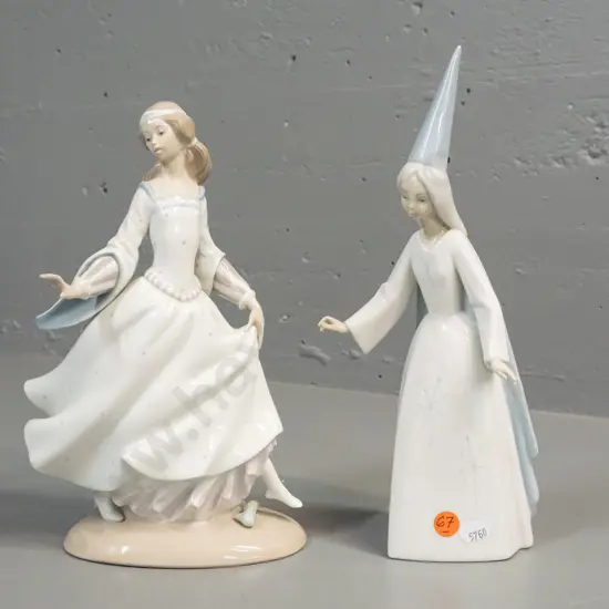 2 Lladro figurines - woman with one shoe and a sorceress with tall hat H-290
