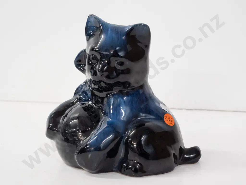 retro blue and black (Blue Mountain?) kitten figure H-160 W-165 Image 1++