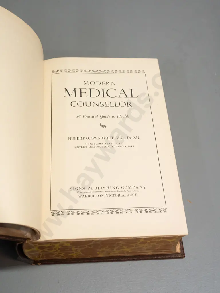 4x Medical books, NZ edition of the illustrated medical guide, Theory & Practice of Surgery, Image 1++