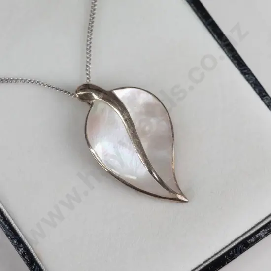 silver mother of pearl necklace stamped 925