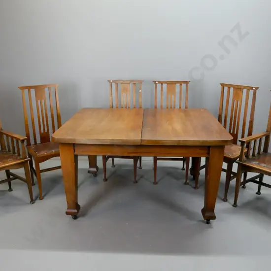 vintage oak Arts & Crafts wind-out table w/ one leaf, winding mechanism & handle works. 6x chairs: 4 diners + 2 carvers