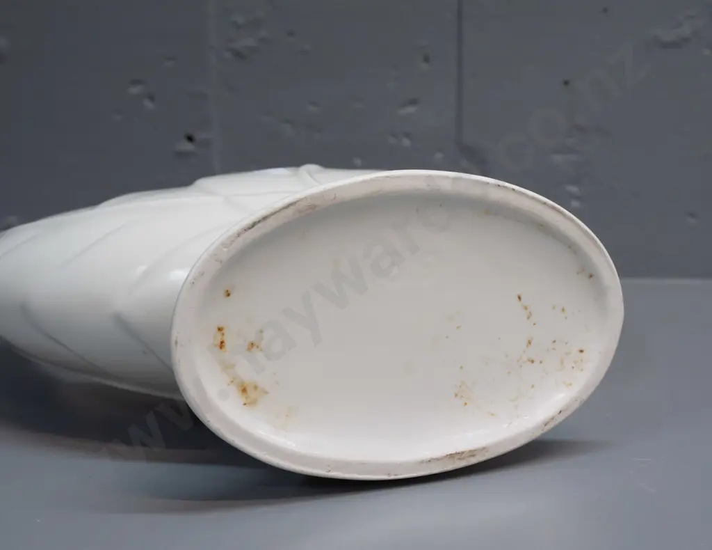 Beswick circular basket vase No. 819 - very good condition H-300 W-270 Image 1++