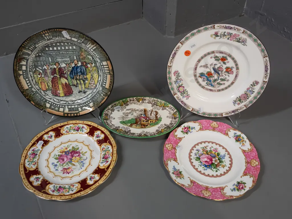 5 English plates - 2 Royal Albert, Wedgwood D-230, Royal Doulton and a Copland Spode oval saucer Image 1++