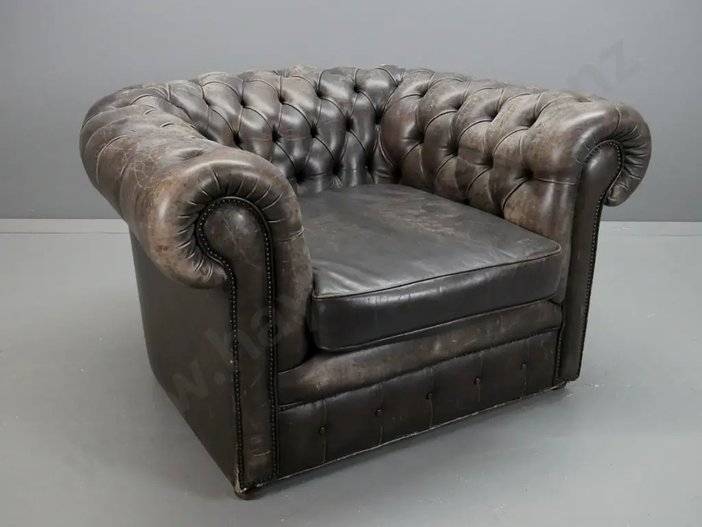 vintage leather deep button rolled arm tub chair - replacement turned feet, two are damaged, surface of leather needs Image 1++