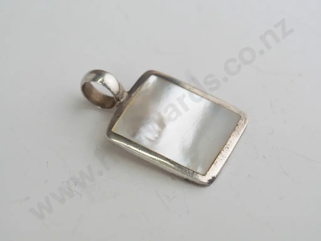 sterling silver mother of pearl necklace no chain Image 1++