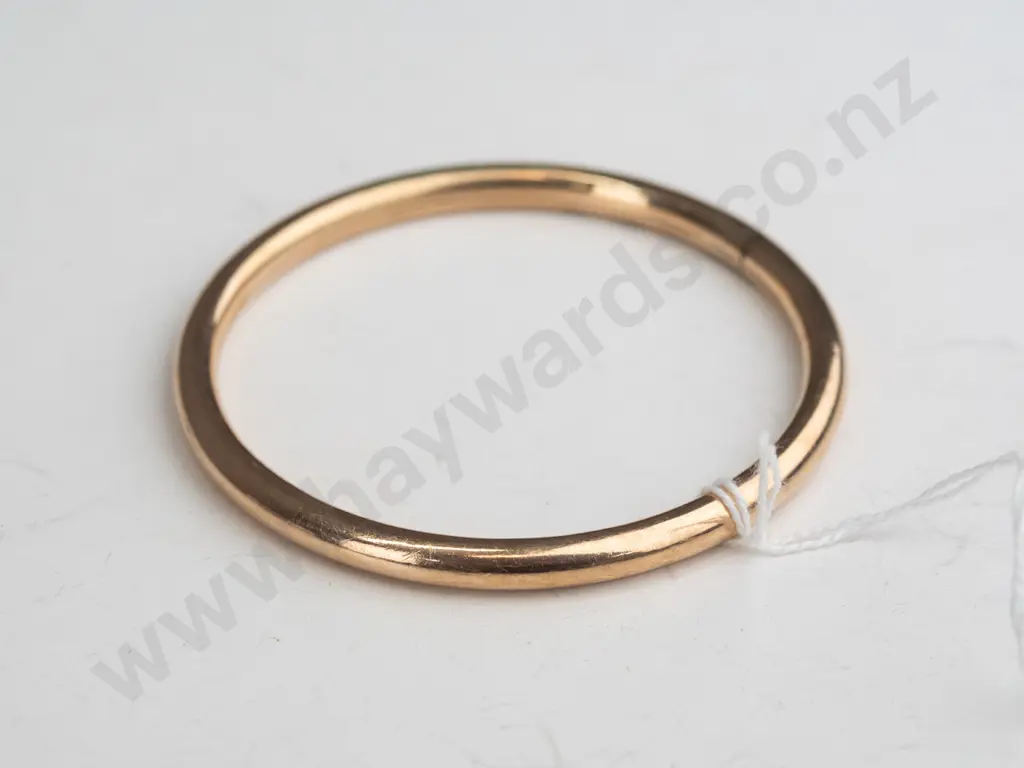 9ct lined bangle Image 1++