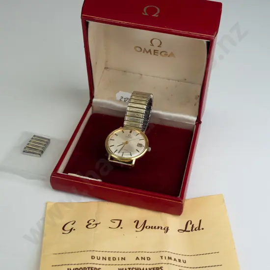men's Omega wristwatch (slight scratching to glass) - wound, date set, going
