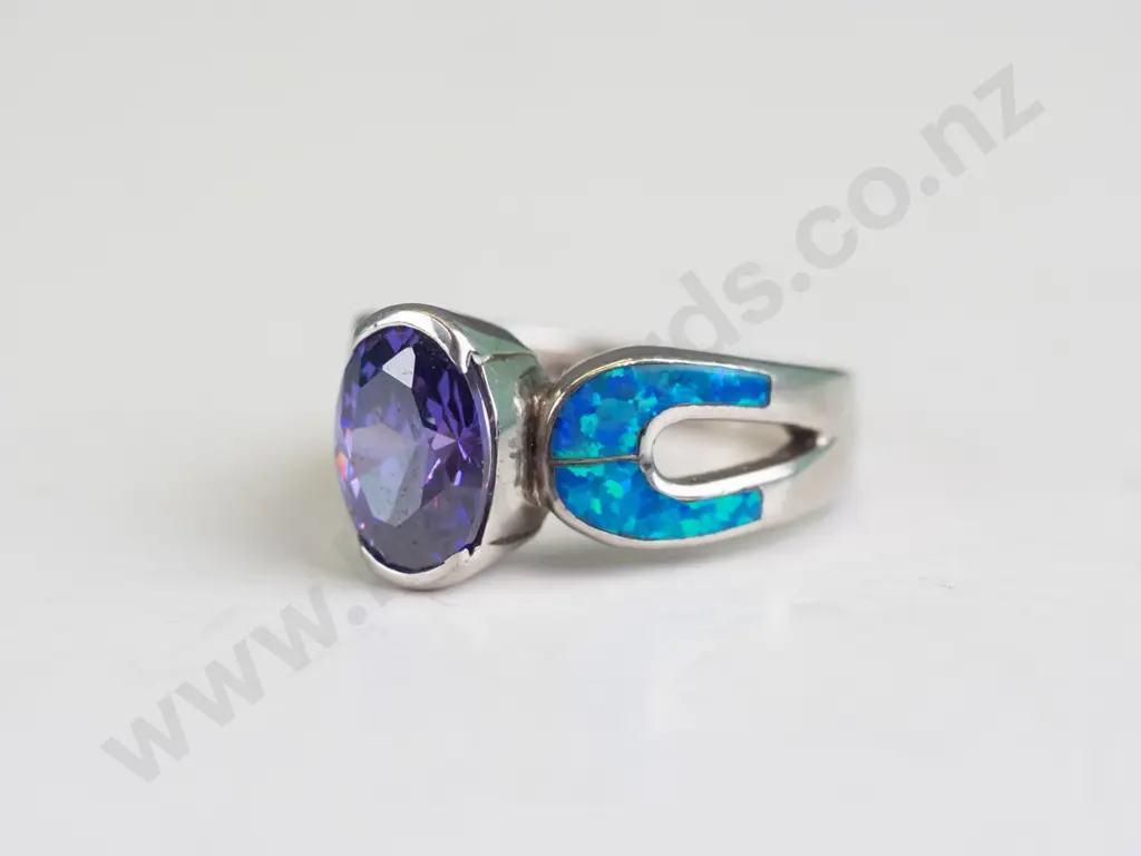silver amethyst / opal ring stamped 925 Image 1++