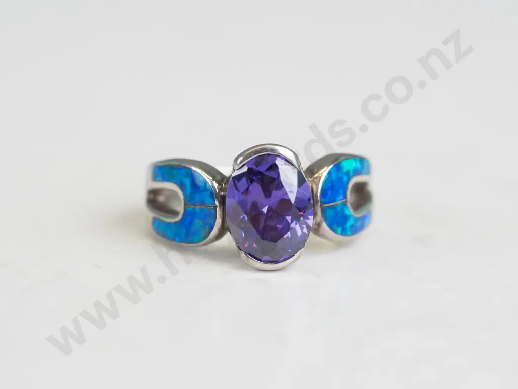 silver amethyst / opal ring stamped 925 Image 1++