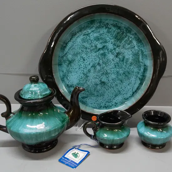 Blue Mountain, tea set on tray, Tea pot, creamer, sugar and tray - original labels, H-190