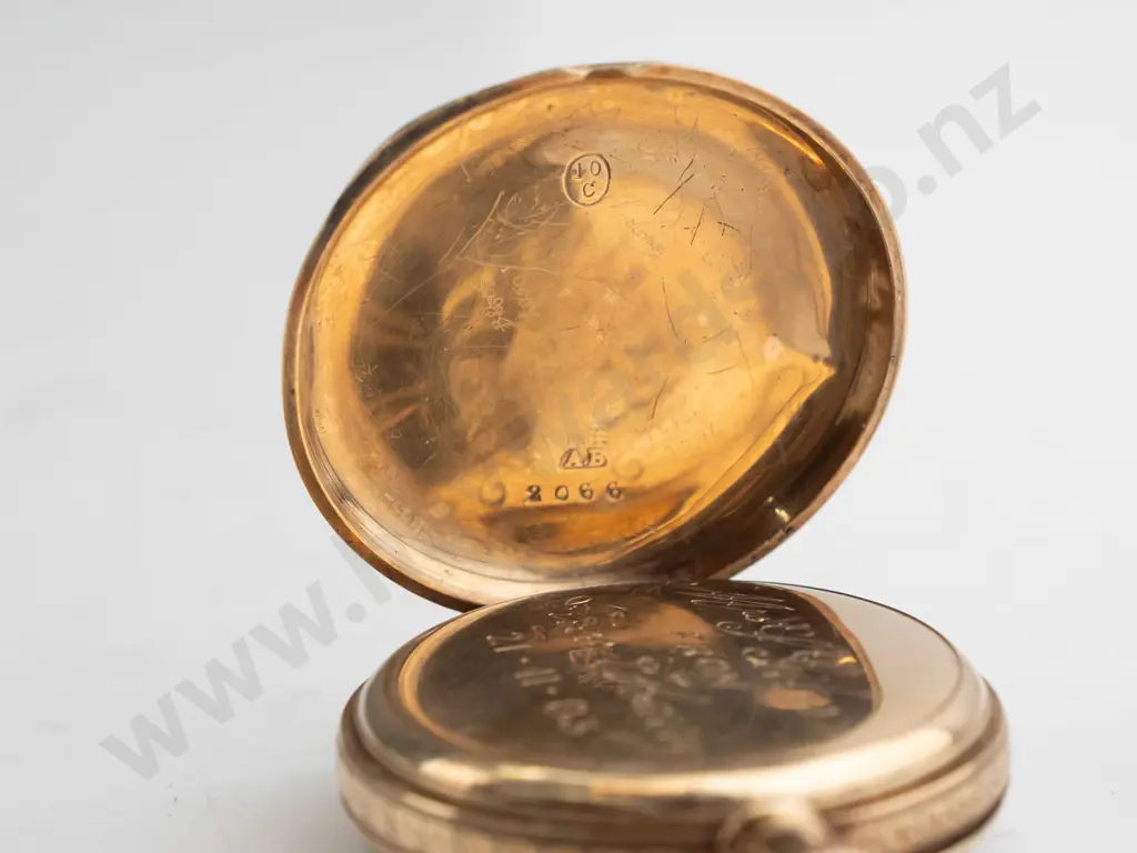 Waltham USA pocket watch, jewelled lever (10ct case 20gm) Image 1++