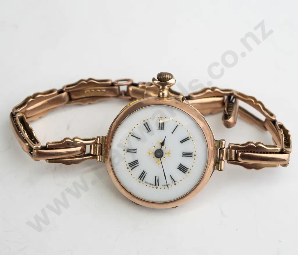 ladies wristwatch - open face, enamel dial (9ct case and strap -approx 14gm) Image 1++