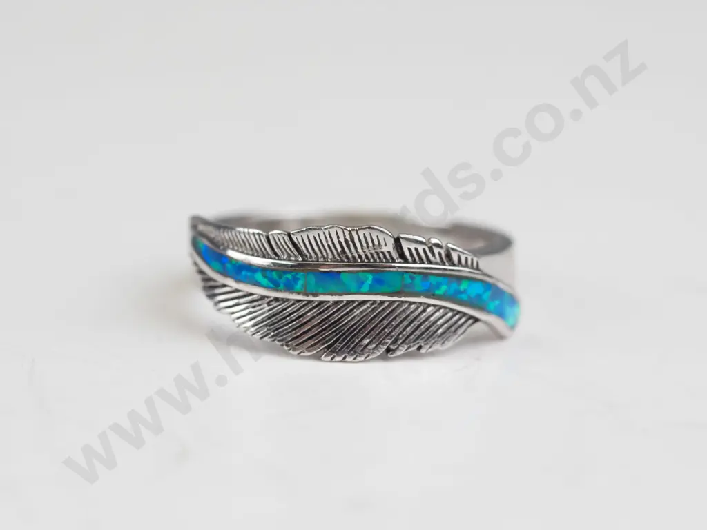 silver opal ring stamped 925 Image 1++