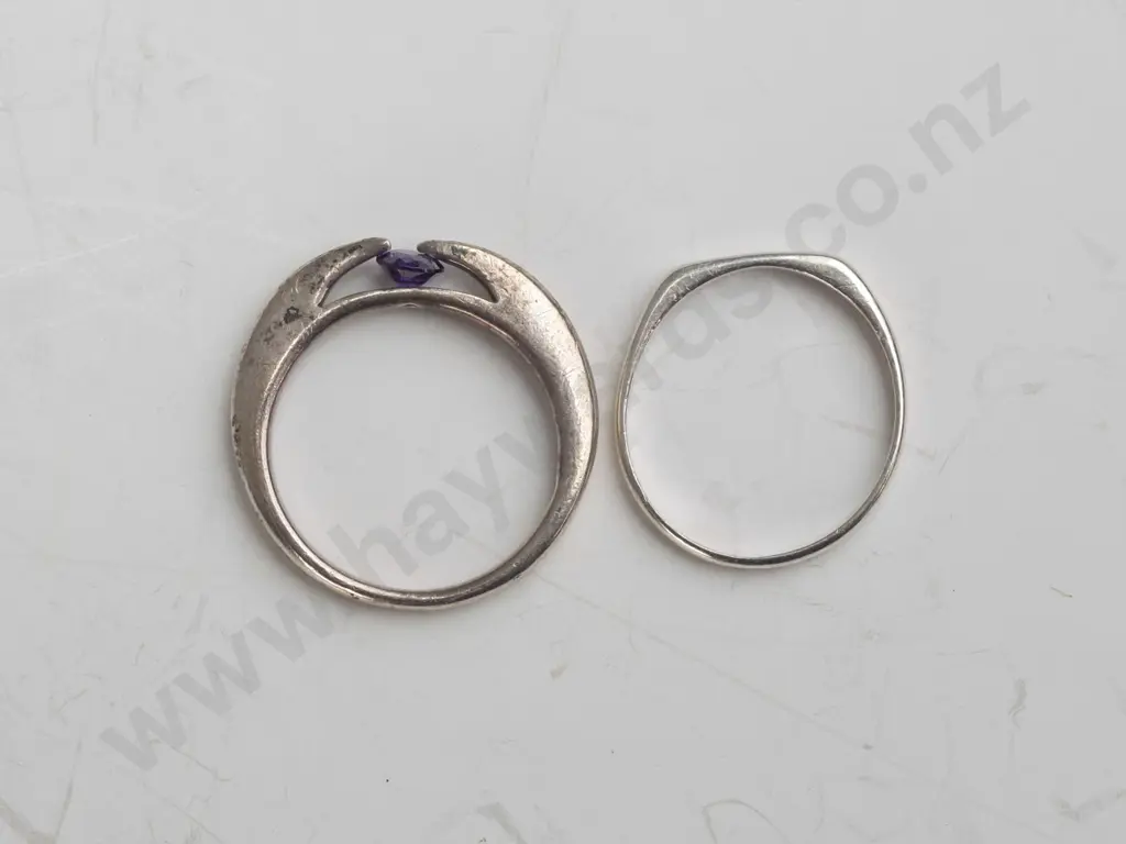2 silver rings 1 with amethyst both stamped Image 1++