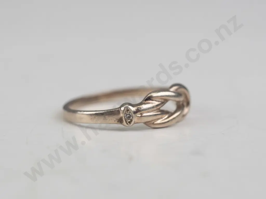 silver knot ring stamped NZ 925 Image 1++