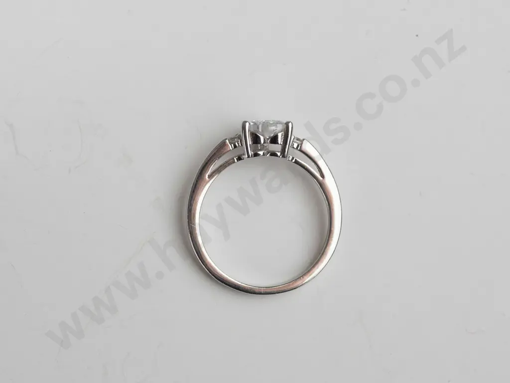 silver cz ring stamped 925 Image 1++