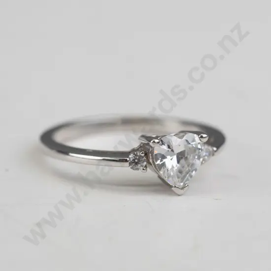 silver cz ring stamped 925