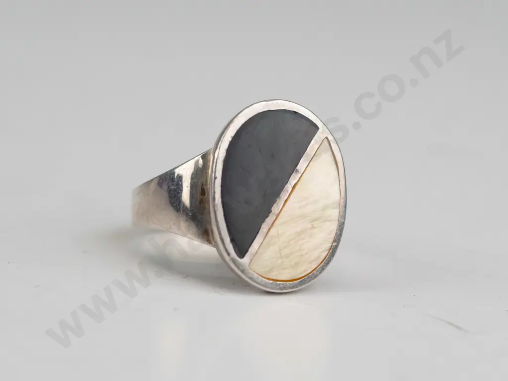 silver black & white ring stamped 925 Image 1++