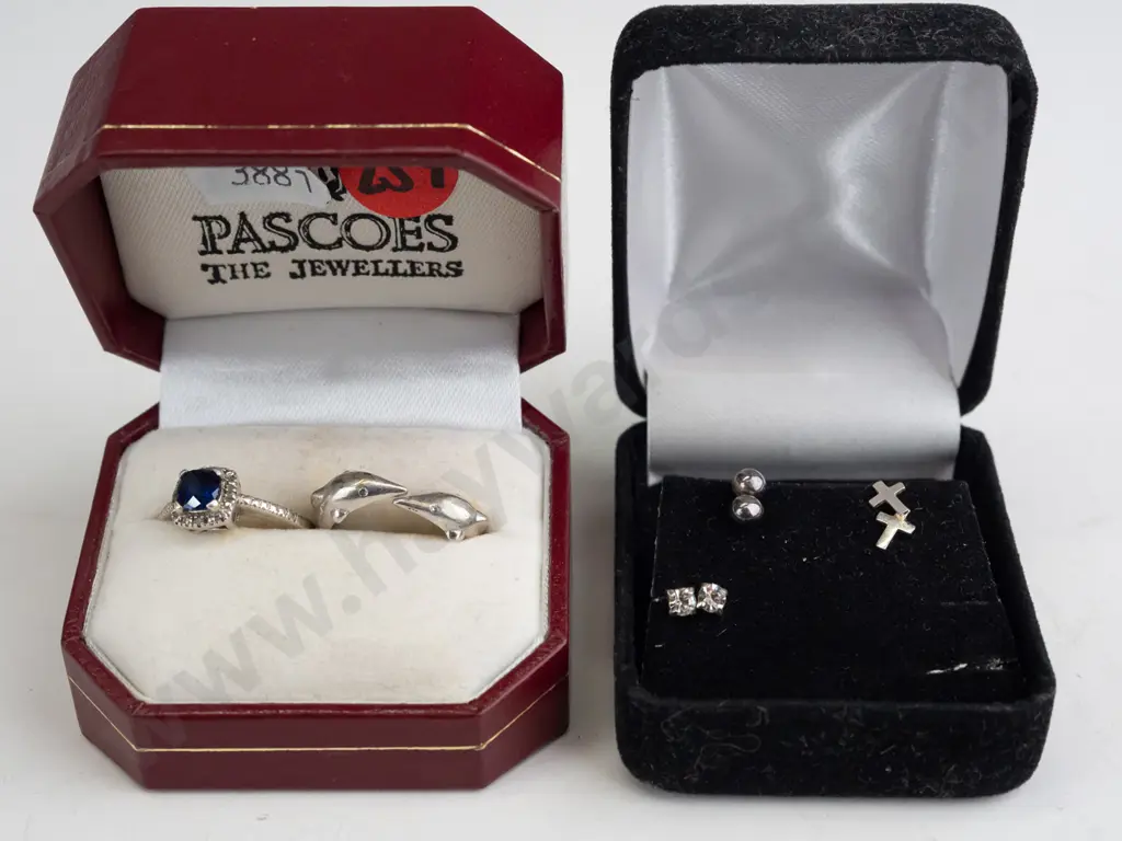 2x stirling silver rings, 3x pairs of stirling silver earrings Image 1++