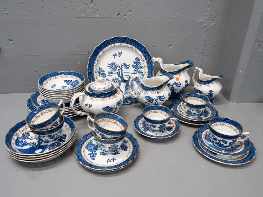assorted Booths Real Old Willow blue and white gilt-trimmed dinnerware - teapot, 3 graduated size jugs, 3 dinner Image 1++