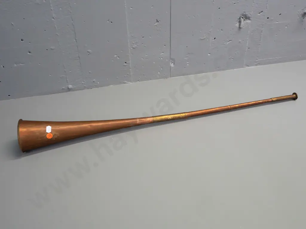 decorative copper and brass hunting horn - some scratching and dents, flexes at joint L-800 Image 1++