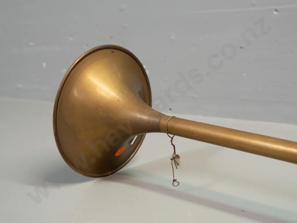 long brass hunting horn - minor marks and tarnishing L-1220, flared end D-135 Image 1++