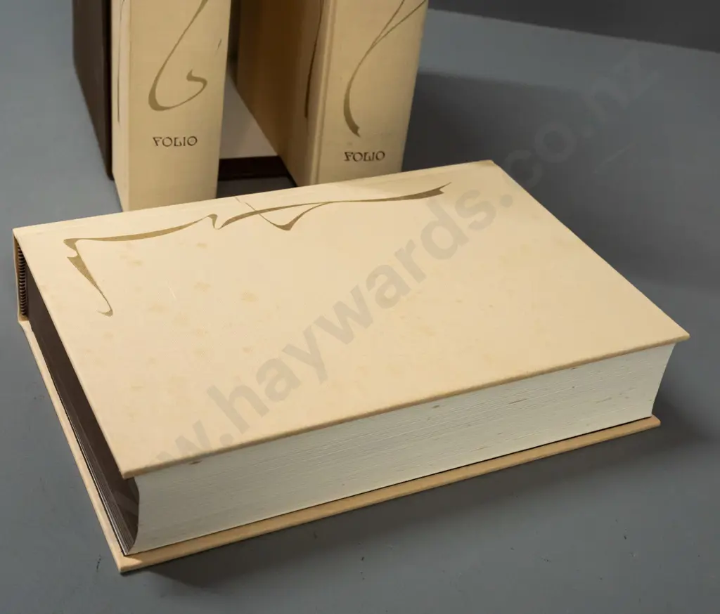 3-volume Folio Society slip-cased set of Oscar Wilde's plays, poems, stories, essays & letters - some fading & foxing Image 1++