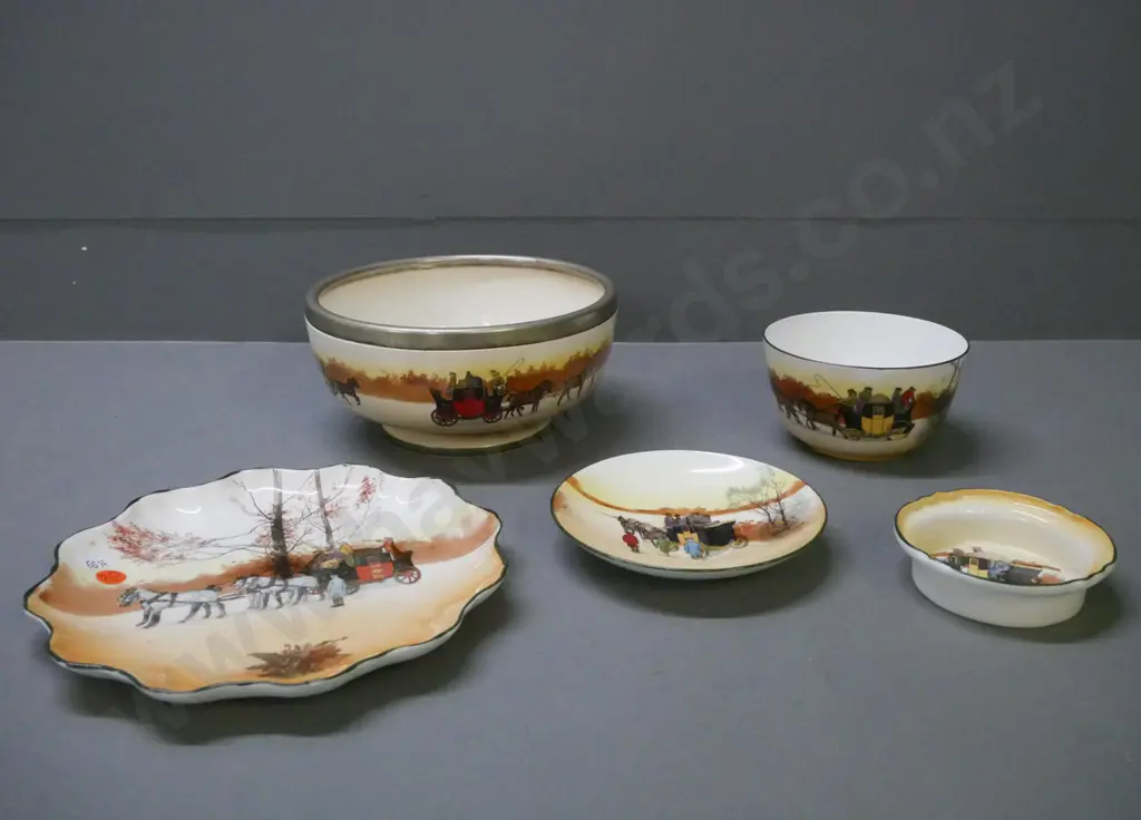 5x Royal Doulton coaching scene: salad bowl w/ plated rim, small bowl, pin dish, large plate & small plate. Salad bowl Image 1++