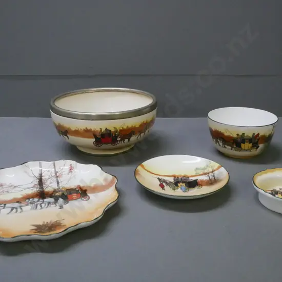5x Royal Doulton coaching scene: salad bowl w/ plated rim, small bowl, pin dish, large plate & small plate. Salad bowl