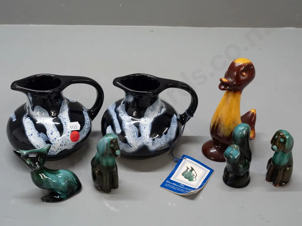 Blue Mountain Pottery - 2 blue and white jugs, gold and brown duck H-140 and 4 miniature animal figures Image 1++