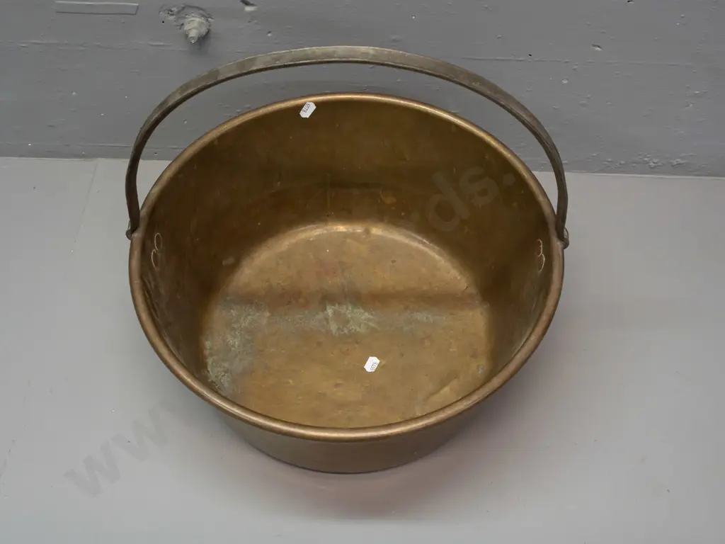 brass jam pan with fixed cast brass handle - some dents and discolouration H-370 W-380 at handles Image 1++