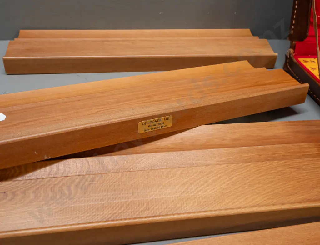 mahjong set in leather case with booklets, scorers, etc. & a set of 4 made in NZ made rimu tile holders L-420 D-125 Image 1++