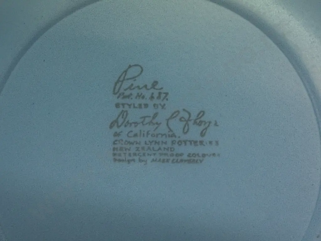 retro Dorothy Thorpe mid-60s Crown Lynn "Pine" pattern table ware - coffee pot, cream & sugar, 6 trios, Image 1++