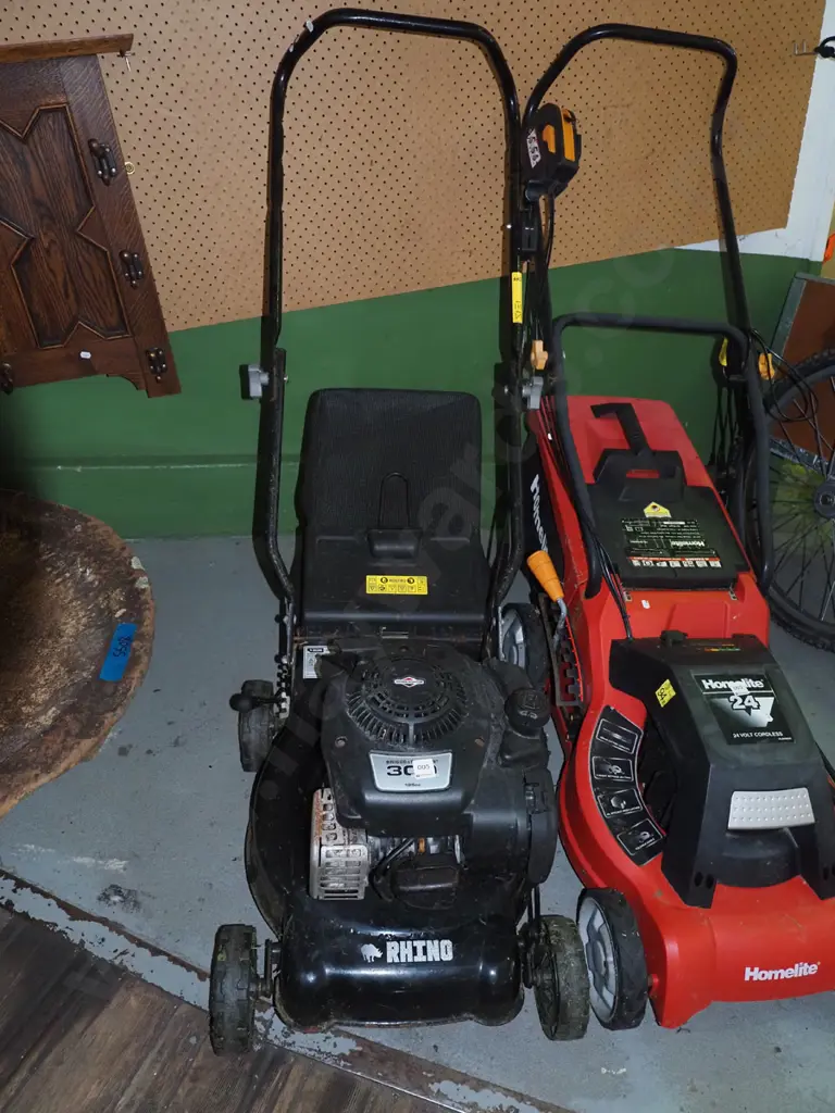 Rhino 4 stroke lawn mower Image 1++