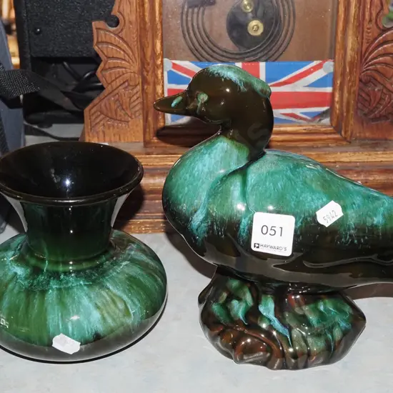 Blue Mountain vase, duck H200