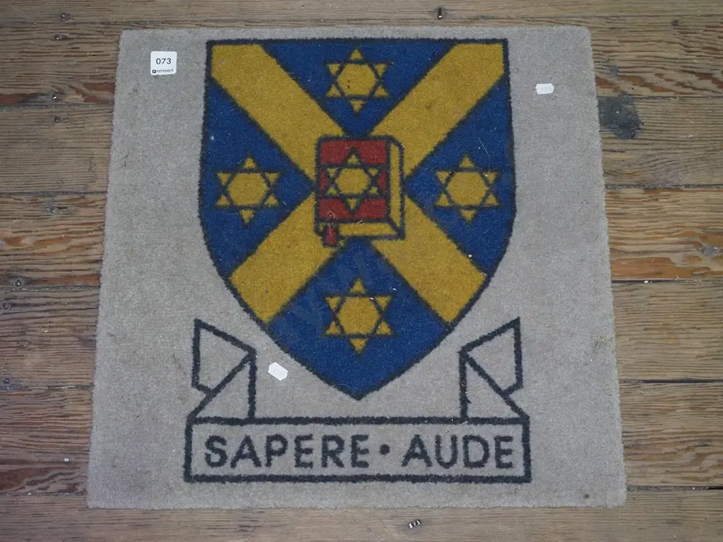Otago Uni coat of arms carpet square L460 W460 Image 1++