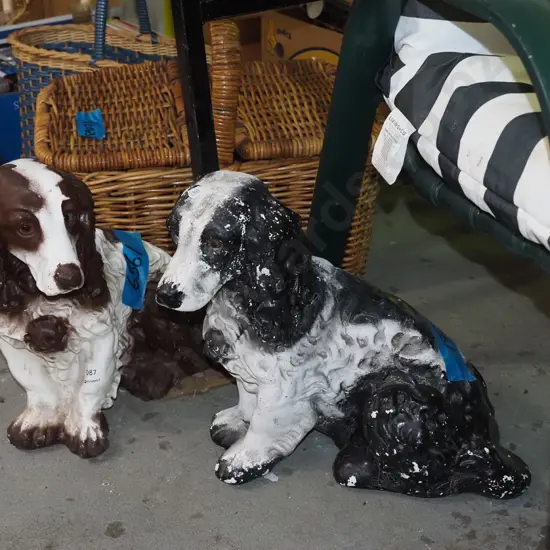 2x ceramic dog figurines H360