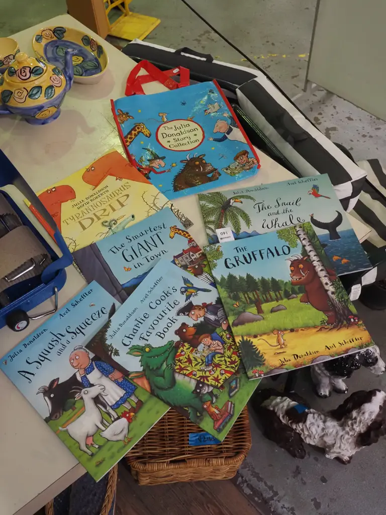 Julia Donaldson books and bag Image 1++