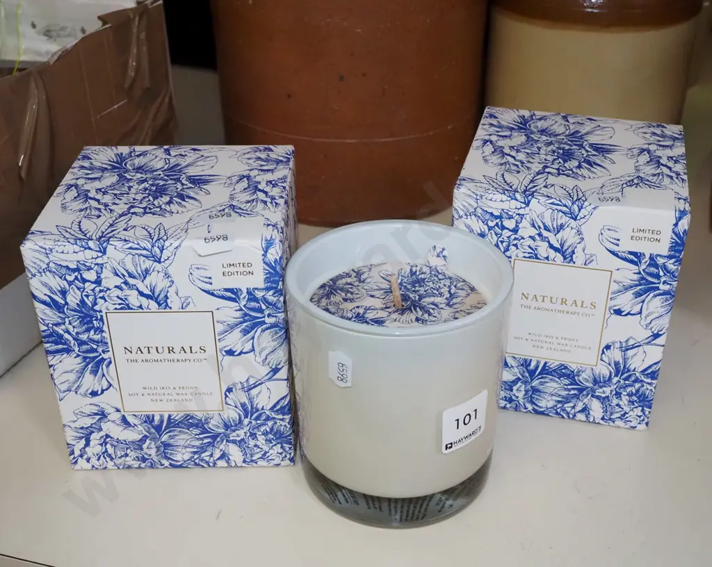 2x as new scented candles Image 1++