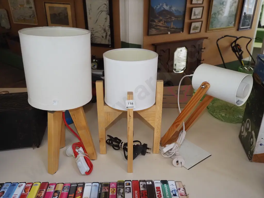 2x wood based table lamps, desk lamp Image 1++