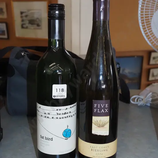 2x bottles of white wine