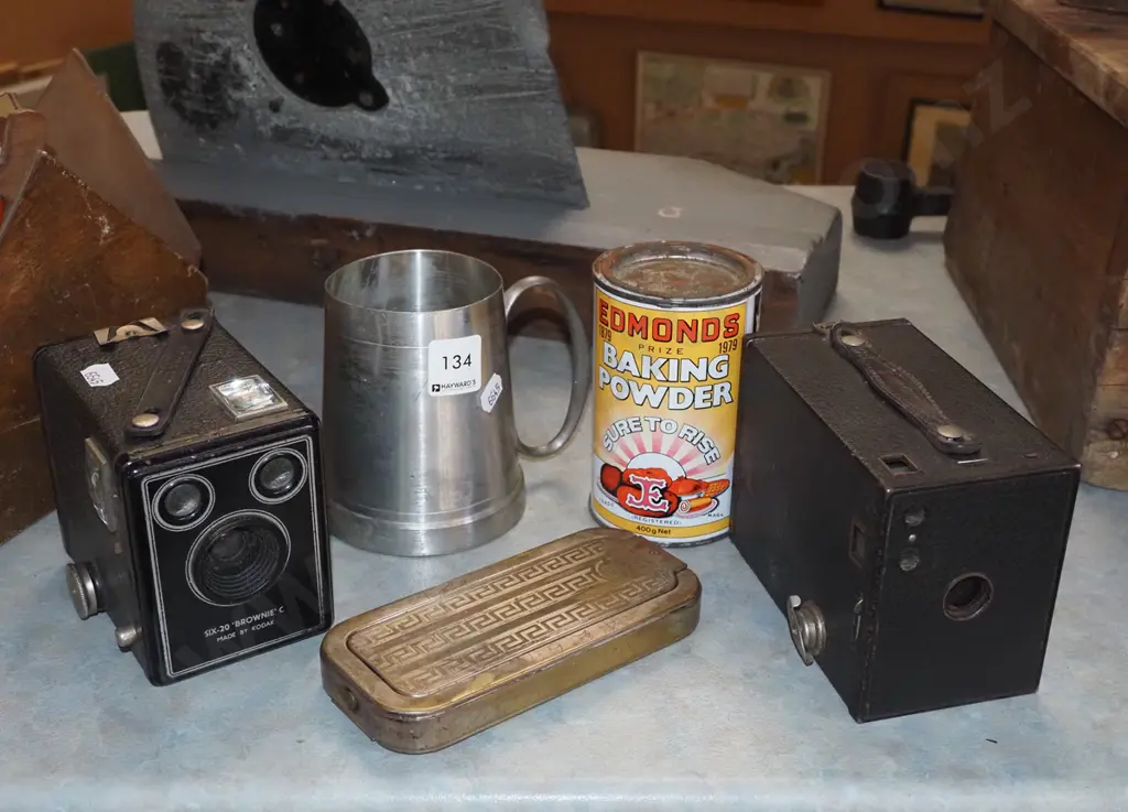 boxed Brownies, Rolls razor, tankard, baking powder tin Image 1++